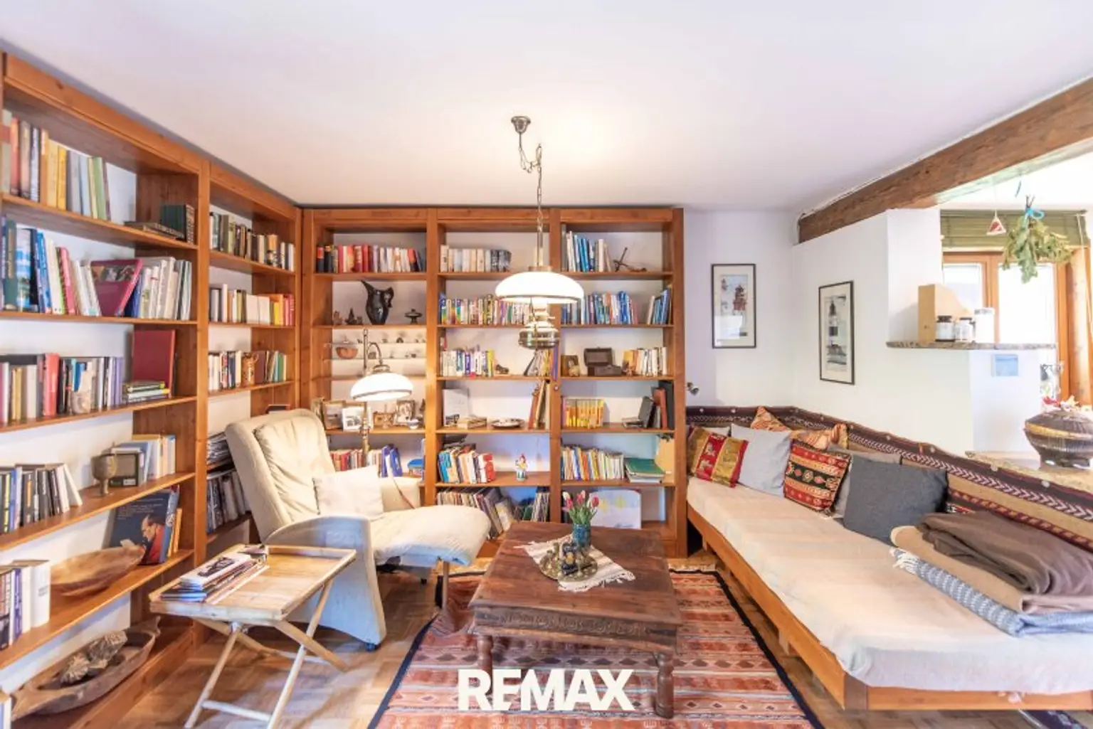 Wohnzimmer/Bibliothek OG