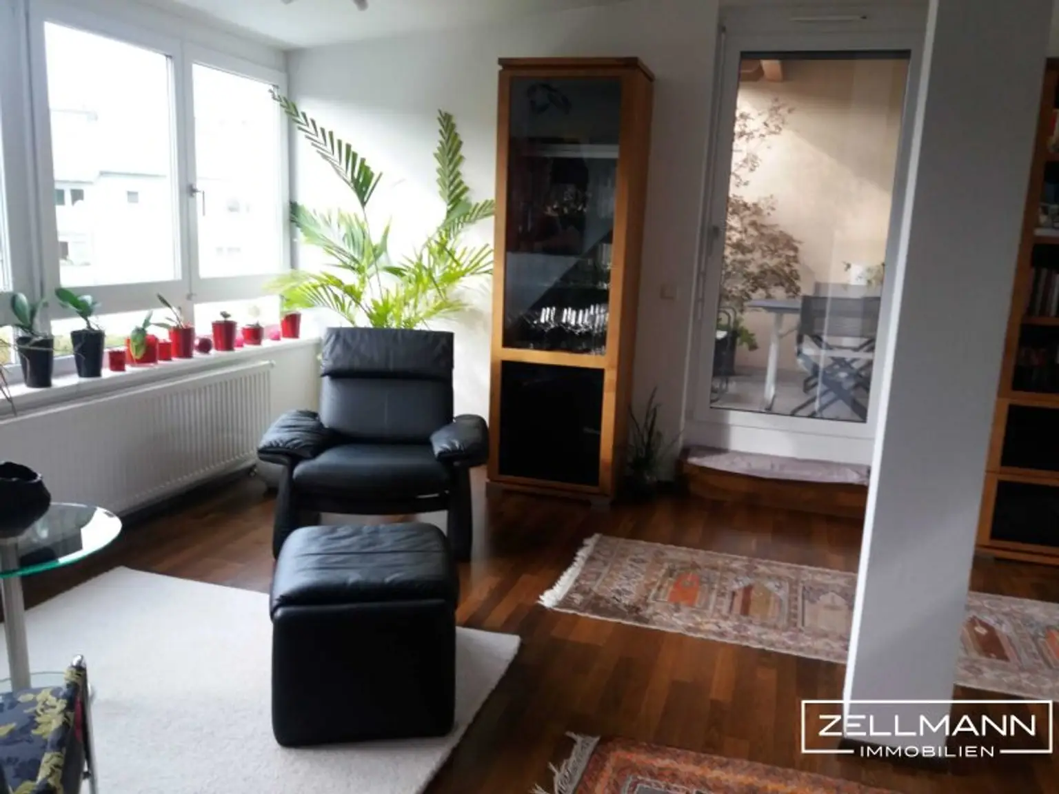 „Ein Ort zum Aufatmen – Lichtdurchflutete Dachterrassen-Maisonette mit Stil“ | ZELLMANN IMMOBILIEN