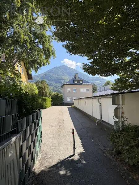 Zugang mit Blick auf Gaisberg