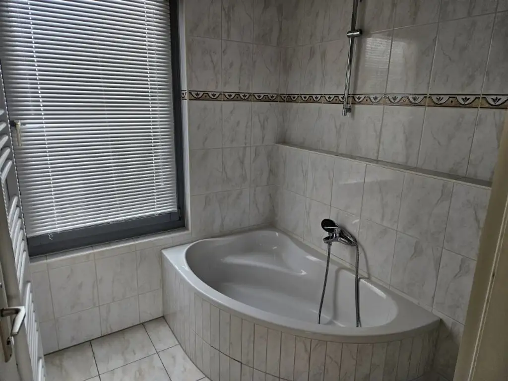 *** TOLLES REIHENHAUS *** ZENTRALE RUHELAGE *** VERMIETET BIS 2029 ***