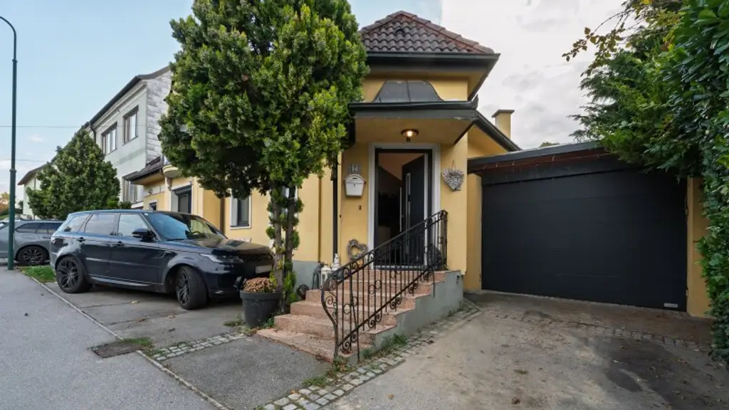 Paradies-Liebhaber aufgepasst! Detailreiches Ein oder Mehrfamilienhaus!