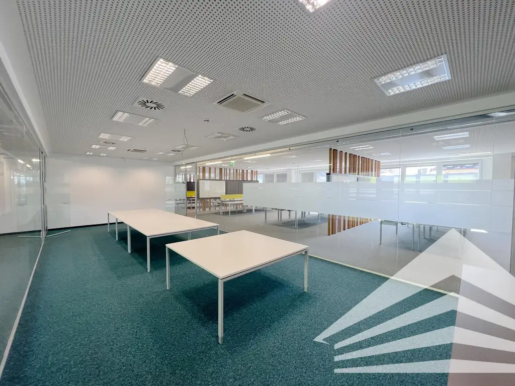 Hochwertiges Büro mit Terrasse in Zentrumsnähe! Parkplätze!