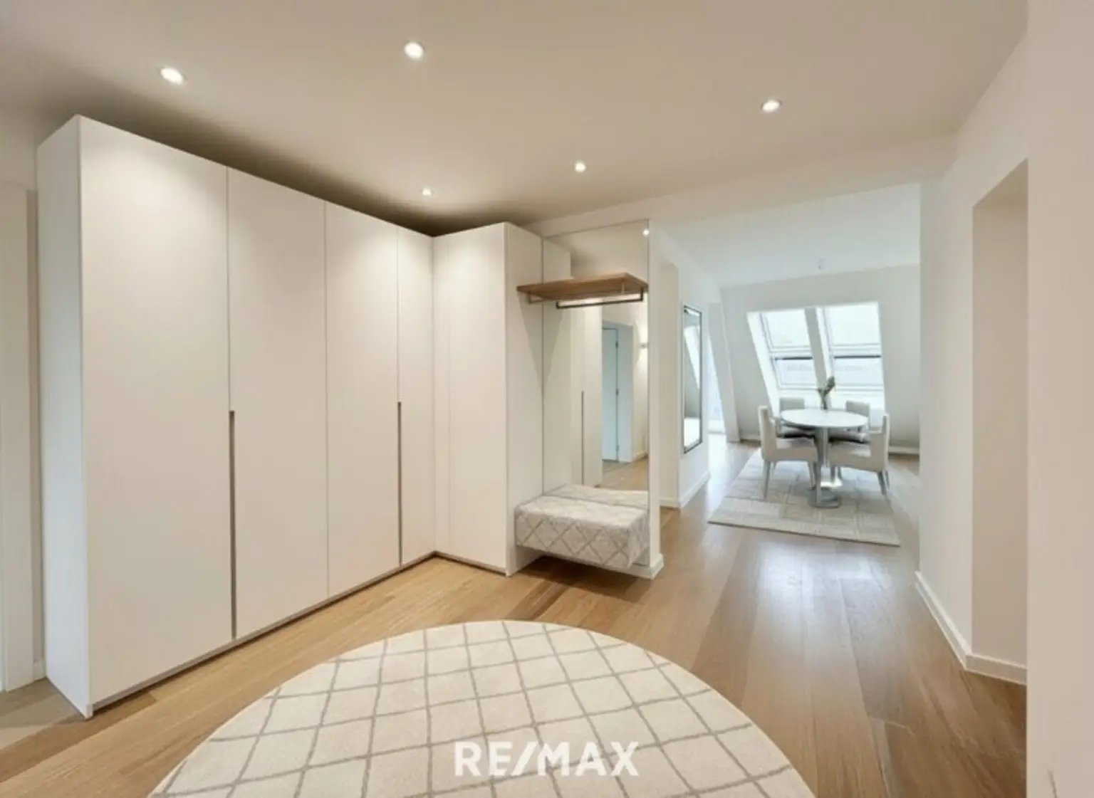 Vorzimmer KI Visualisierung Möglichkeit Durchgang zu schließen