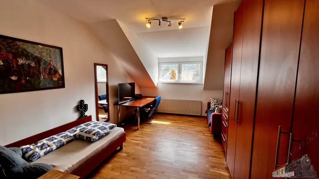4-Zimmer-Dachgeschoß-Wohnung PLUS Garten im Naturparadies