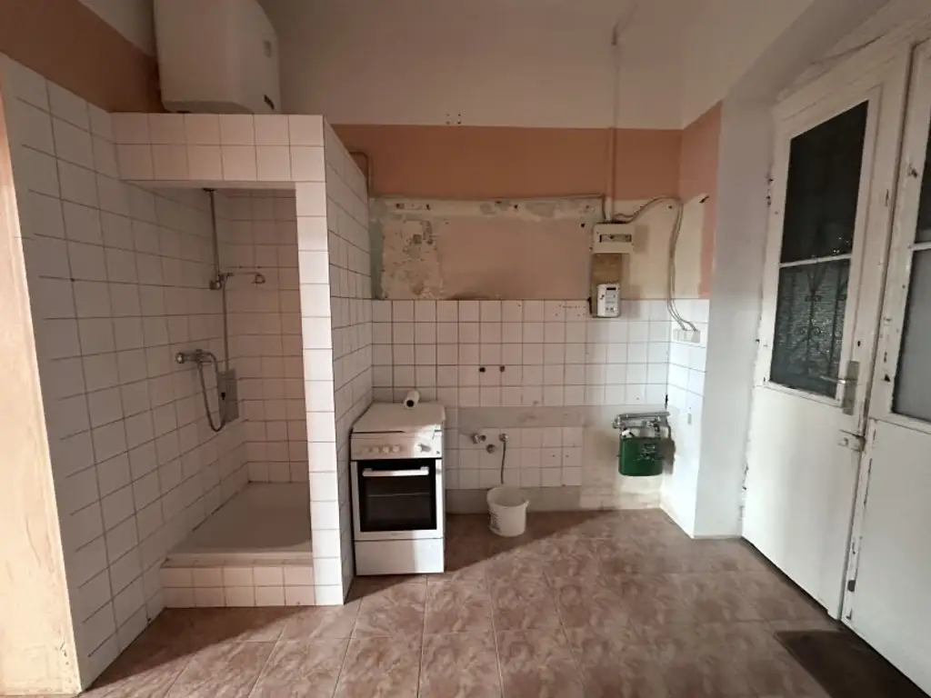 Wohnjuwel mit Schlafkabinett - U3 U-Bahn-Anbindung - zum Sanieren