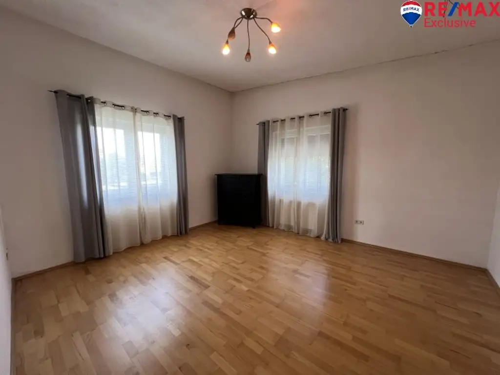 Großzügiges Einfamilienhaus mit Garten, Terrasse & Garage in Ebenfurth, 4 Zimmer, 195m²