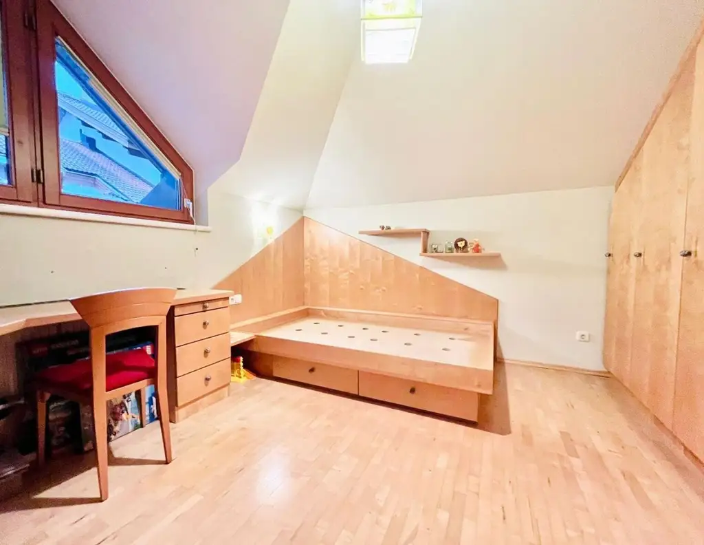 Super schöne 3-Zimmer-Dachgeschoßwohnung in ruhiger, zentraler Lage in Telfs