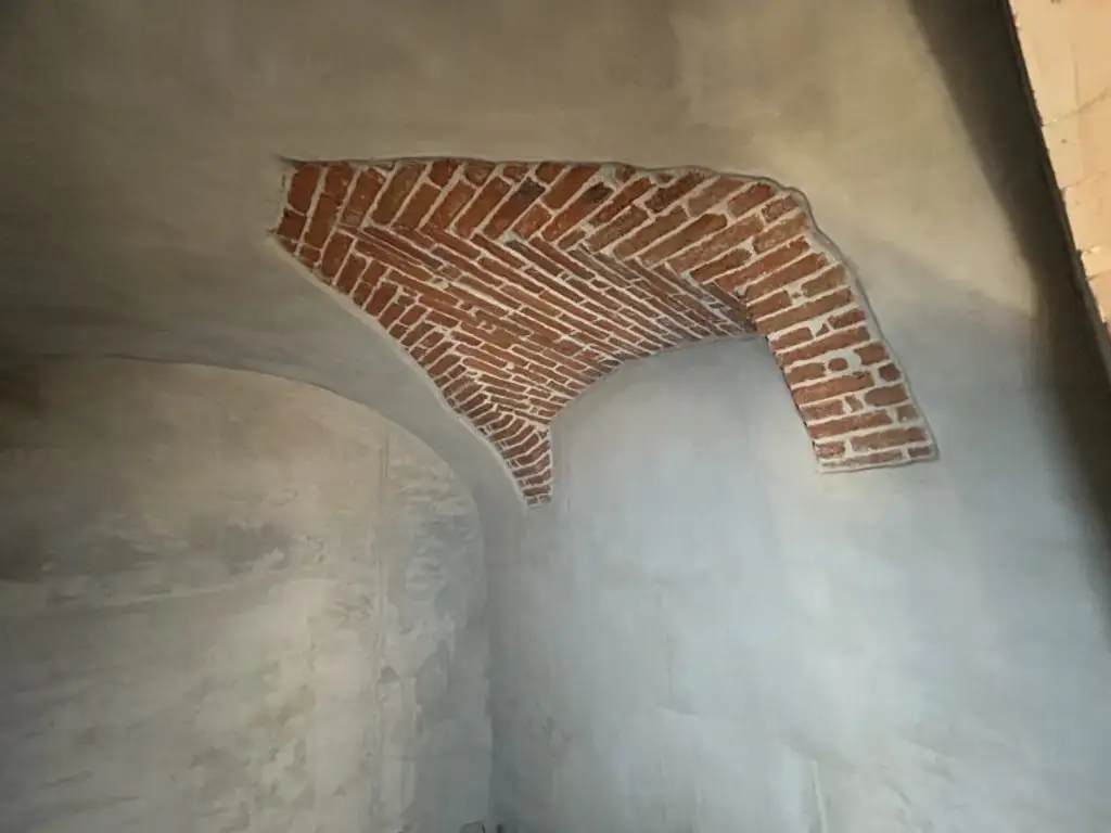+++ Historisches Mehrfamilienhaus mit Charakter und Potenzial – eines der ältesten Gebäude Kőszegs! +++