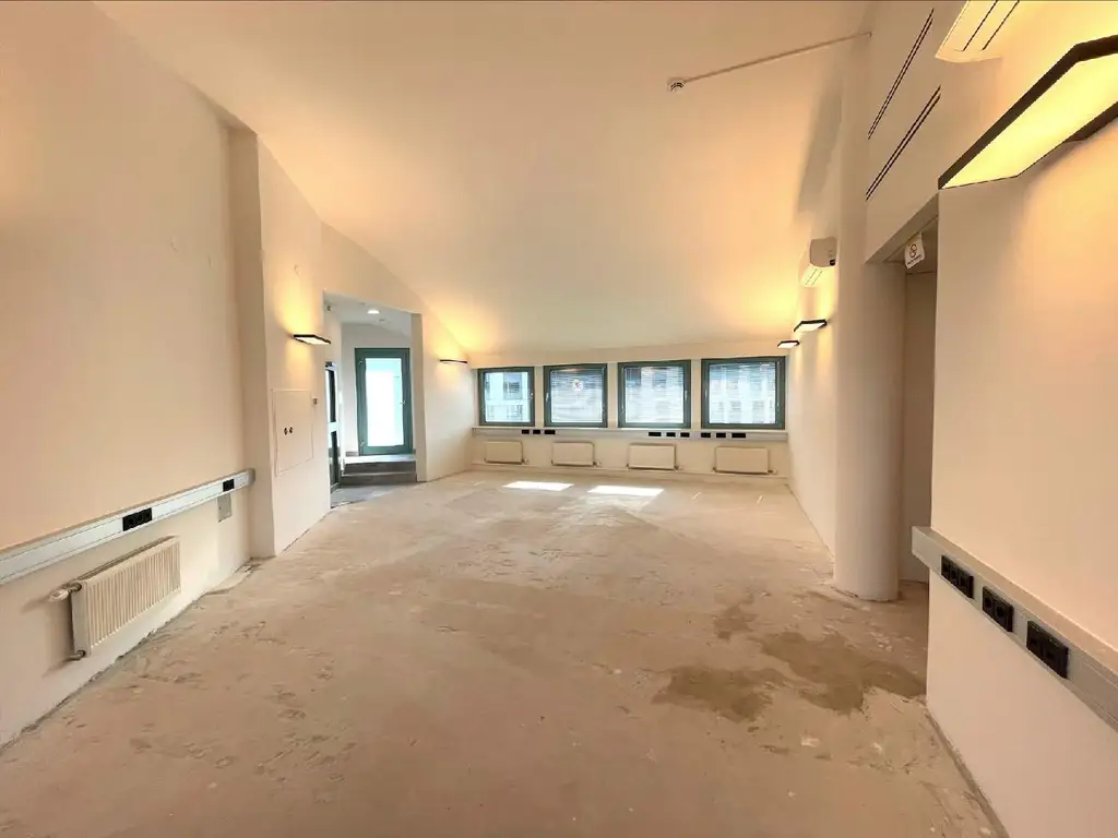 Repräsentatives Büro in zentraler Lage  mit Terrasse zu mieten