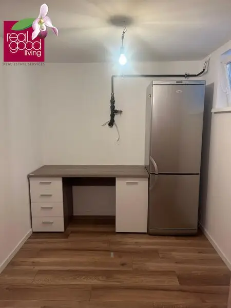 Teilmöbliertes Traumhaus in einer Kleingartensiedlung mit Pool, Garten und einem Wohnkeller