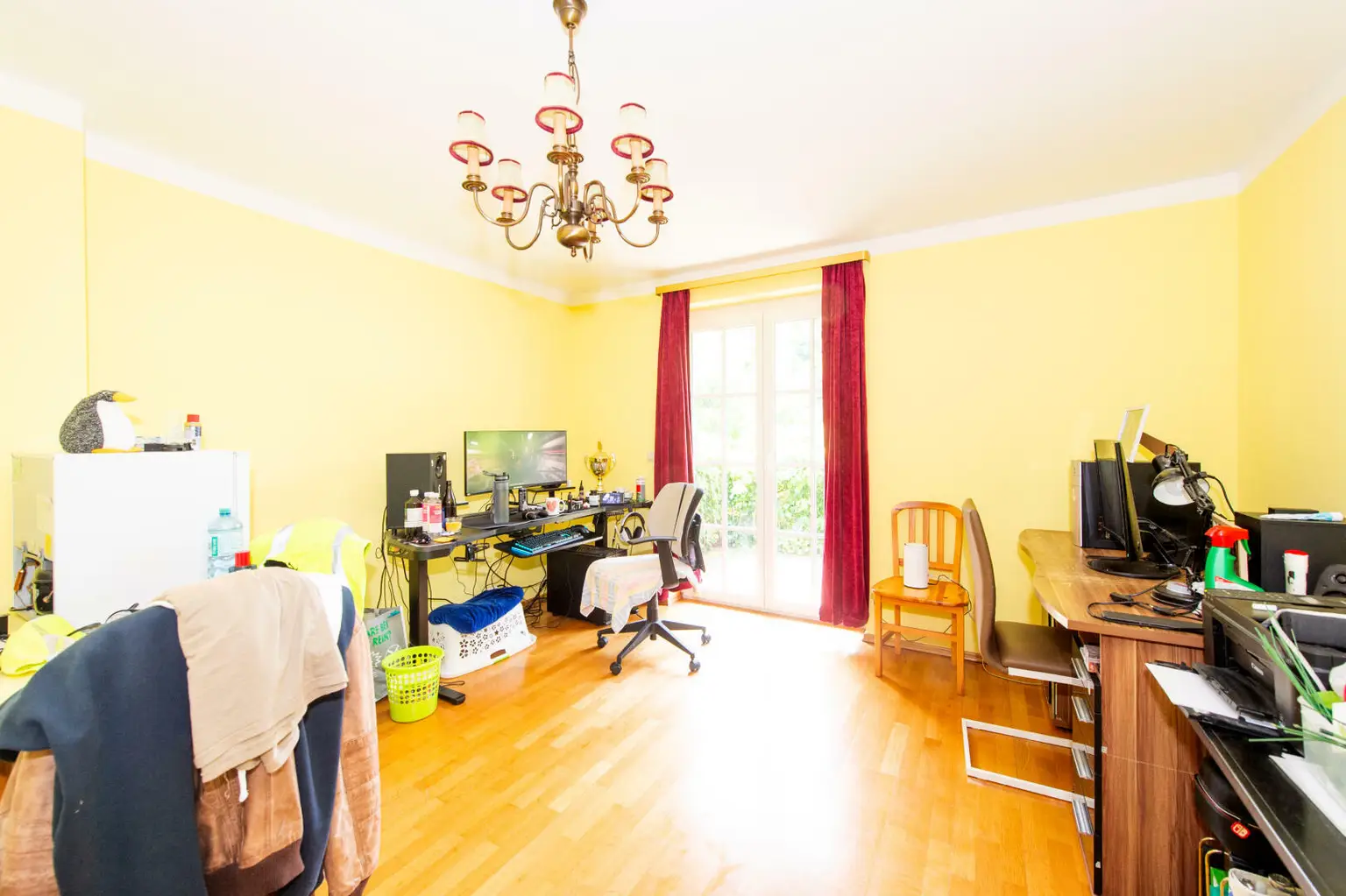 Exklusive Villa in bester Lage von Graz - privat, naturnah, perfekte Balance aus Komfort und Lebensqualität.