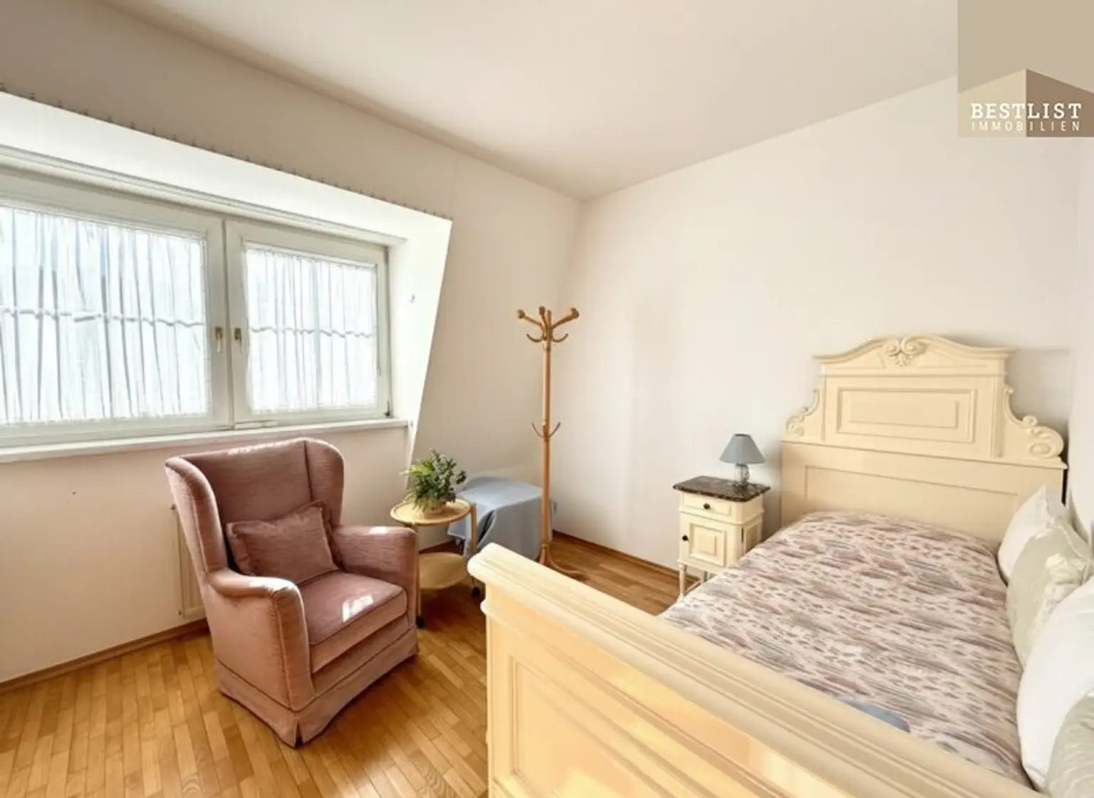 Der Sommer kommt bestimmt! Landhausstil mit 2 Wohneinheiten - lichtdurchflutet!