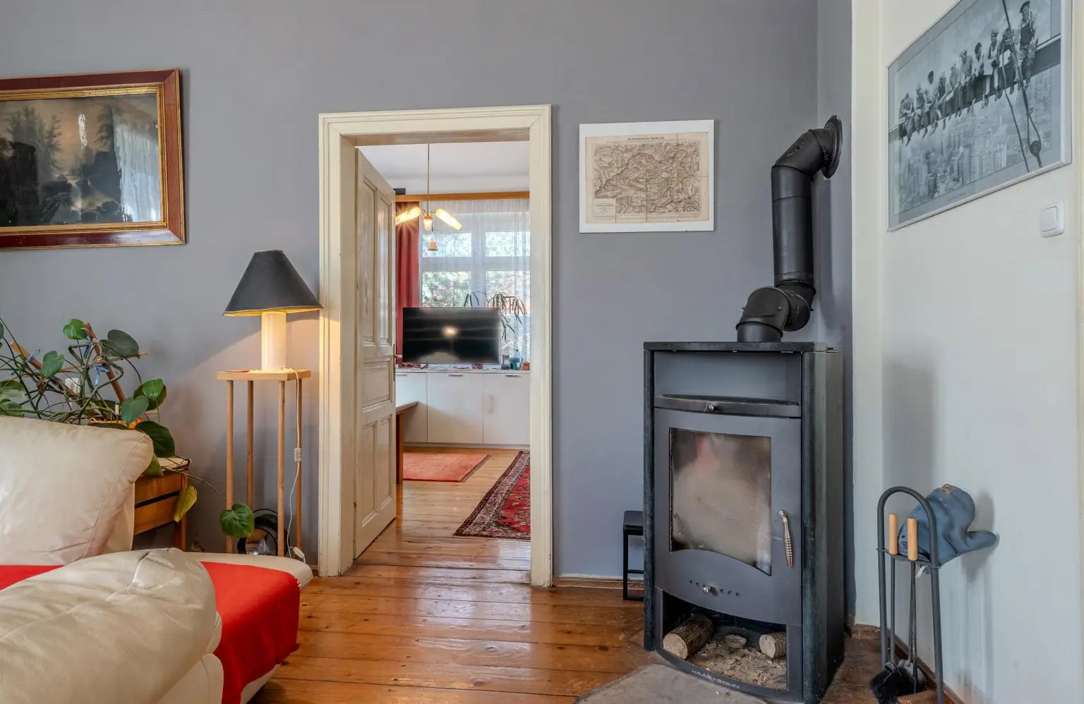 Wohnzimmer mit Kachelofen