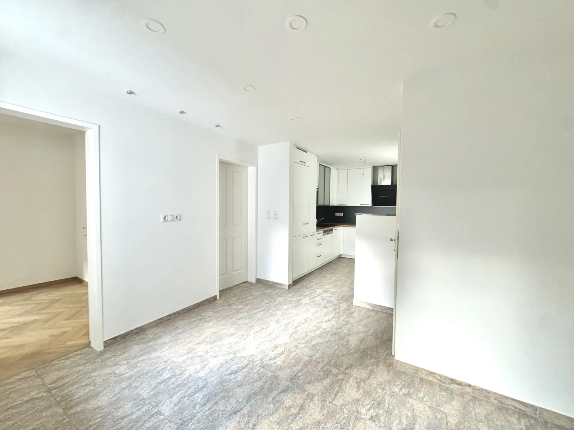 20250325_145055097_iOS