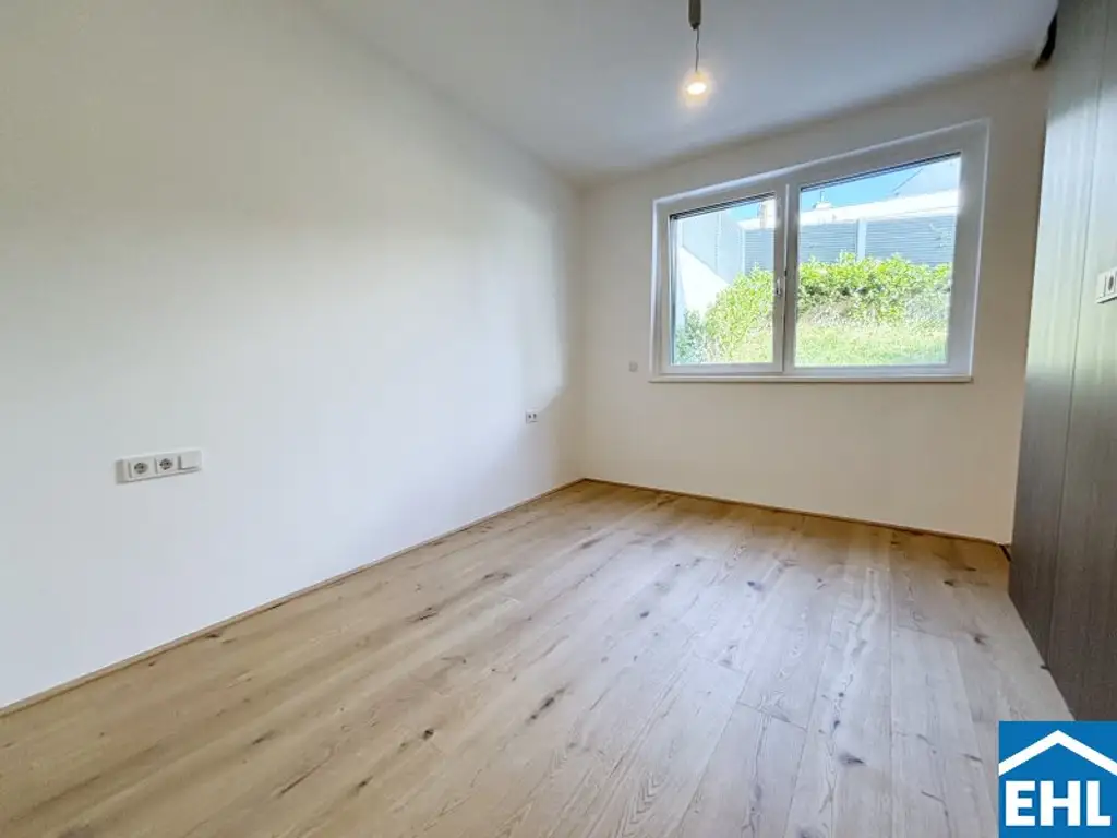 3-Zimmerwohnung mit Pool & Eigengarten!