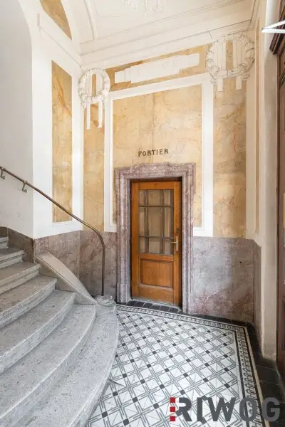 Einmalige Dachgeschosswohnung am Naschmarkt – Mit Vision veredelbar zum 215 m² PENTHOUSE-Juwel mit einmaligen 360°-Blick über Wien
