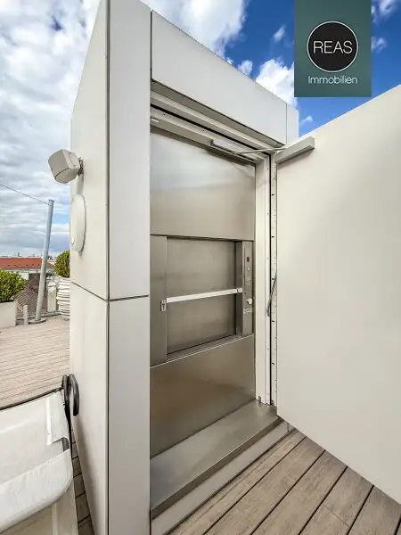 Dem Steffl so nah! Absolutes Traumapartment mit hochwertigen Einbaumöbeln und einzigartiger Dachterrasse samt Speiselift