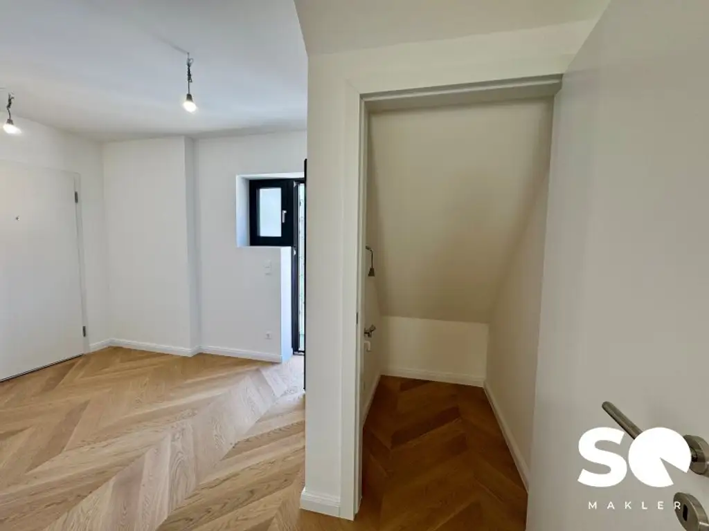 #SQ - ERSTBEZUG: LICHTDURCHFLUTETE 3-ZIMMER-DACHGESCHOSSWOHNUNG NÄHE SCHÖNBRUNN