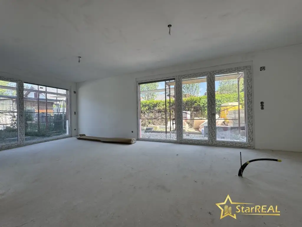 NOCH 1 EINZELHAUS (SCHLÜSSELFERTIG) FREI! 5 ZIMMER/ 3 BADEZIMMER/ 3 TOILETTEN. INKLUSIVE STELLPLATZ.