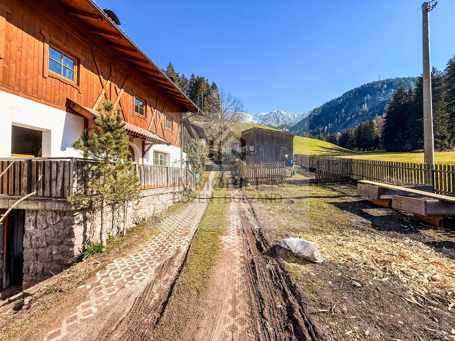 Bauernhof in sonniger Panoramalage – ein Juwel mit Potenzial