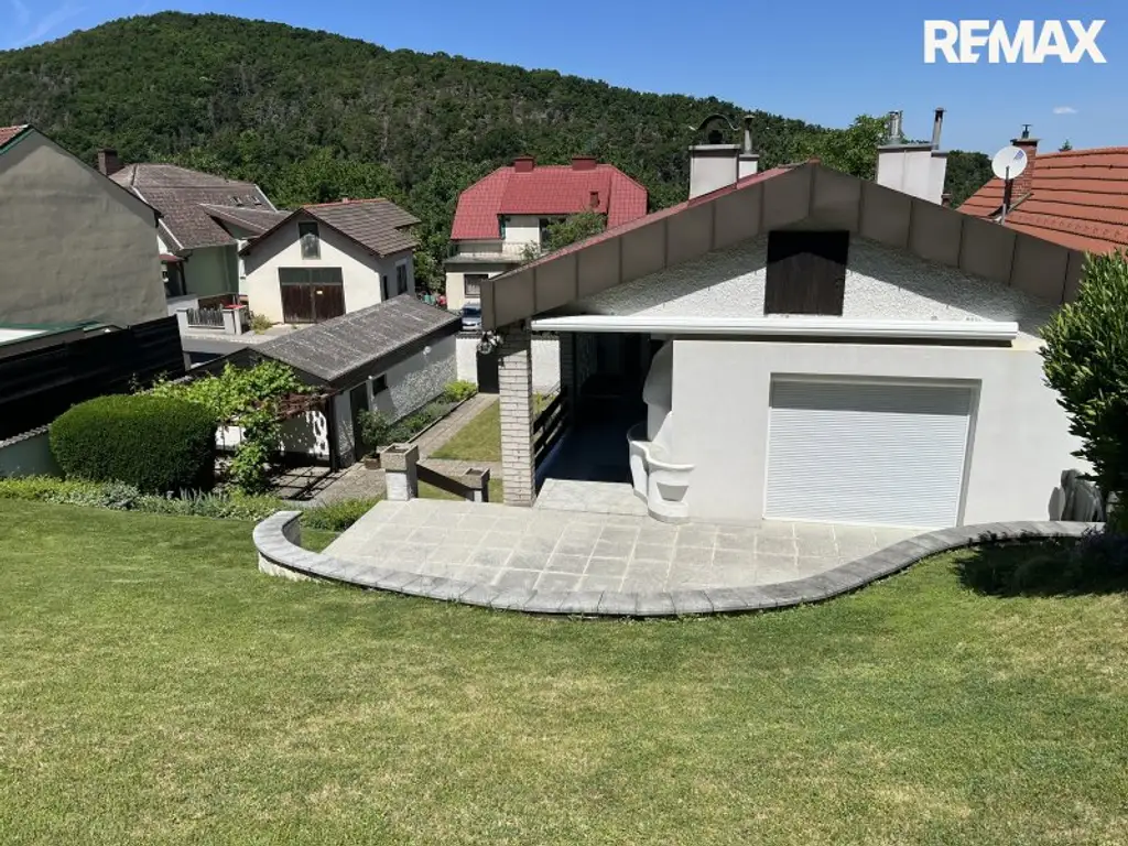 Burgblick! Charmantes Einfamilienhaus mit Garten, Terrasse und Wellnessbereich in Forchtenstein!