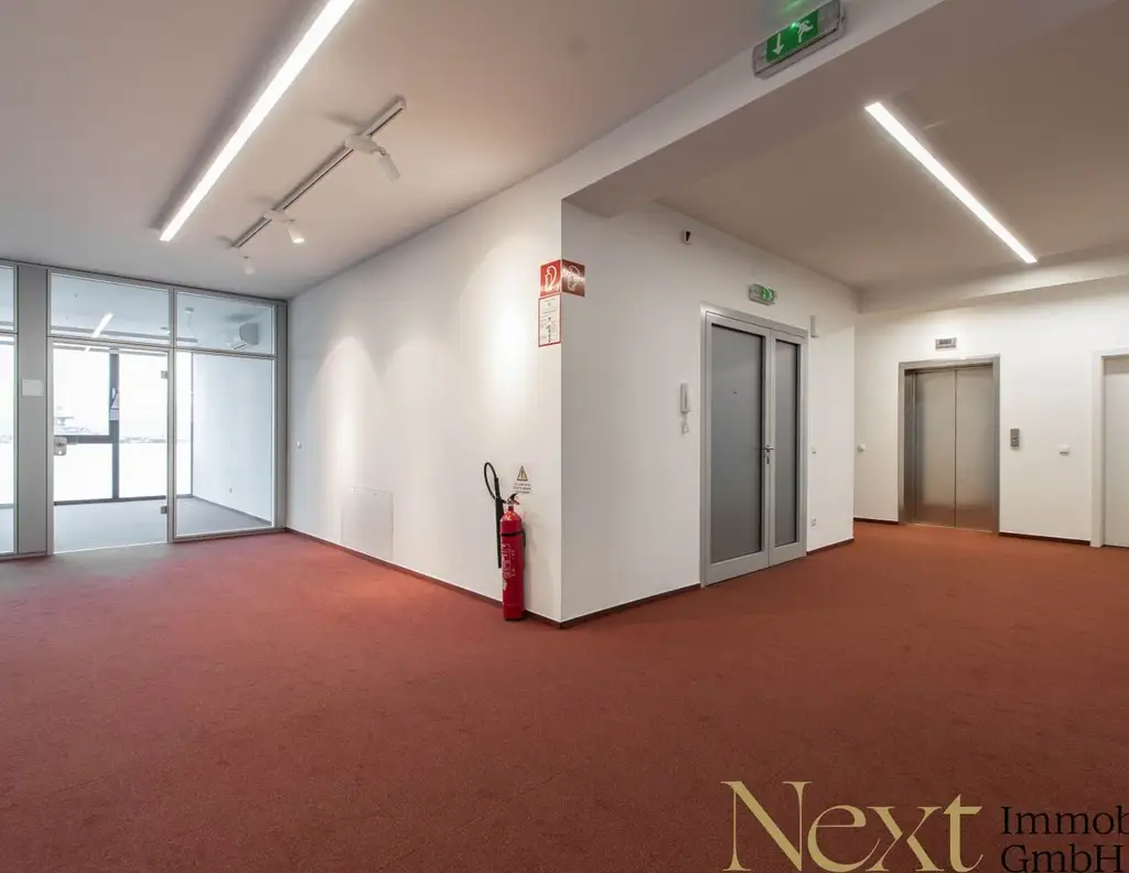 Traumhafte Büroflächen inkl. Dachterrasse auf der Landstraße zu vermieten!
