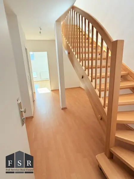 3-Zimmer Dachgeschoß-Wohnung mit Terrasse - Allgemeingarten und Ubahnnähe