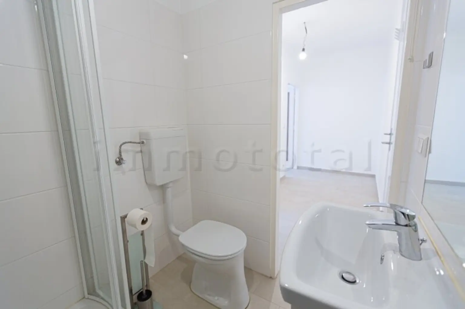 Fasanviertel - Neuadaptierte DG-Wohnung mit  9 m2-Westterrasse im 6. Liftstock