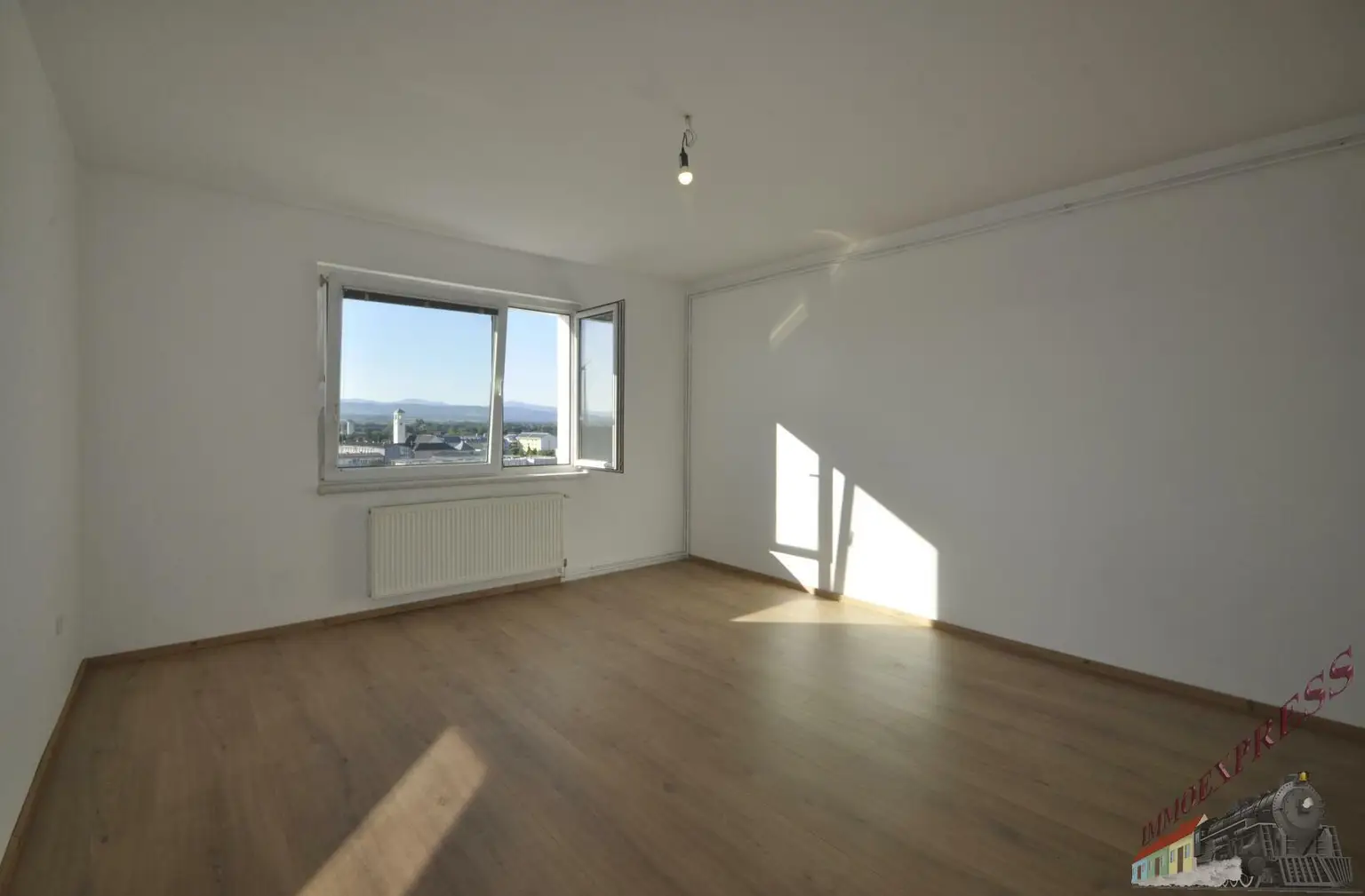 Wunderschöne Anlagewohnung in TOP-Sanierter Wohnhausanlage mit Aussicht bis ins Alpenvorland