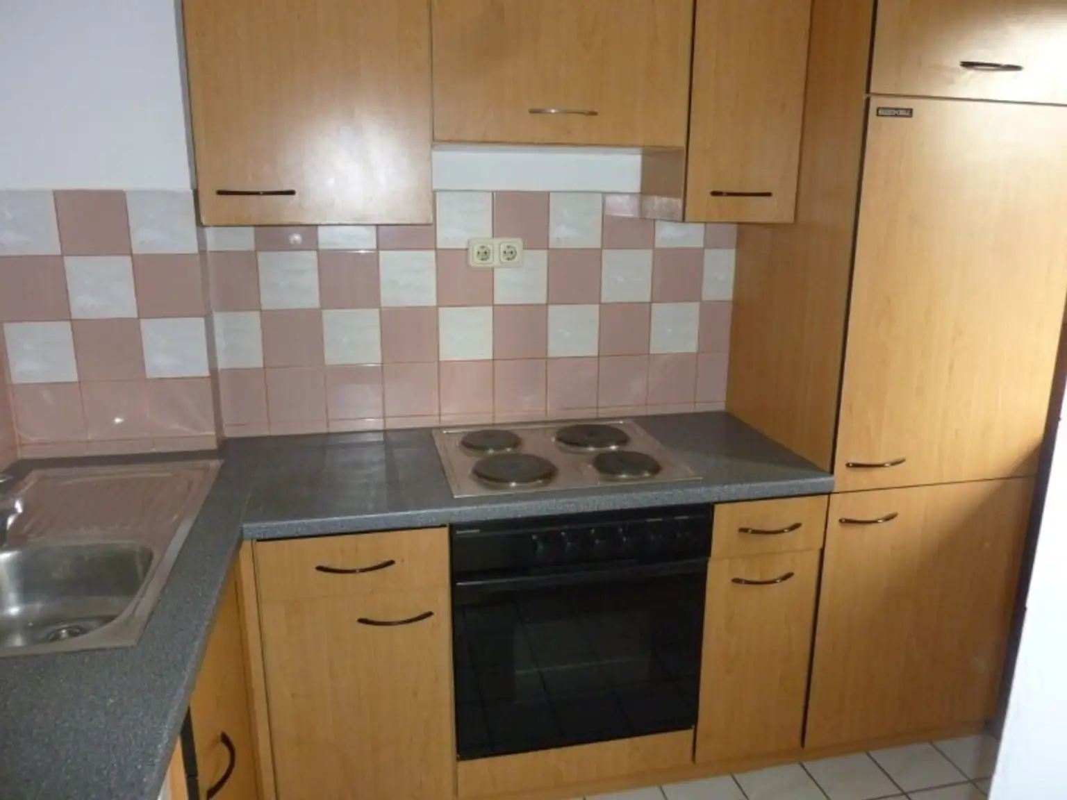 Küche - Kleines 2 Zimmer Appartement mit PKW-Stellplatz Miete Grödig Salzburg