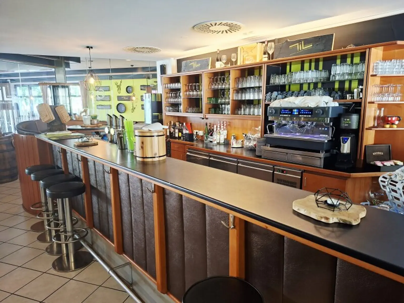 TOP Location mit umsatzstarkem Gastro-Konzept sucht Nachfolger!