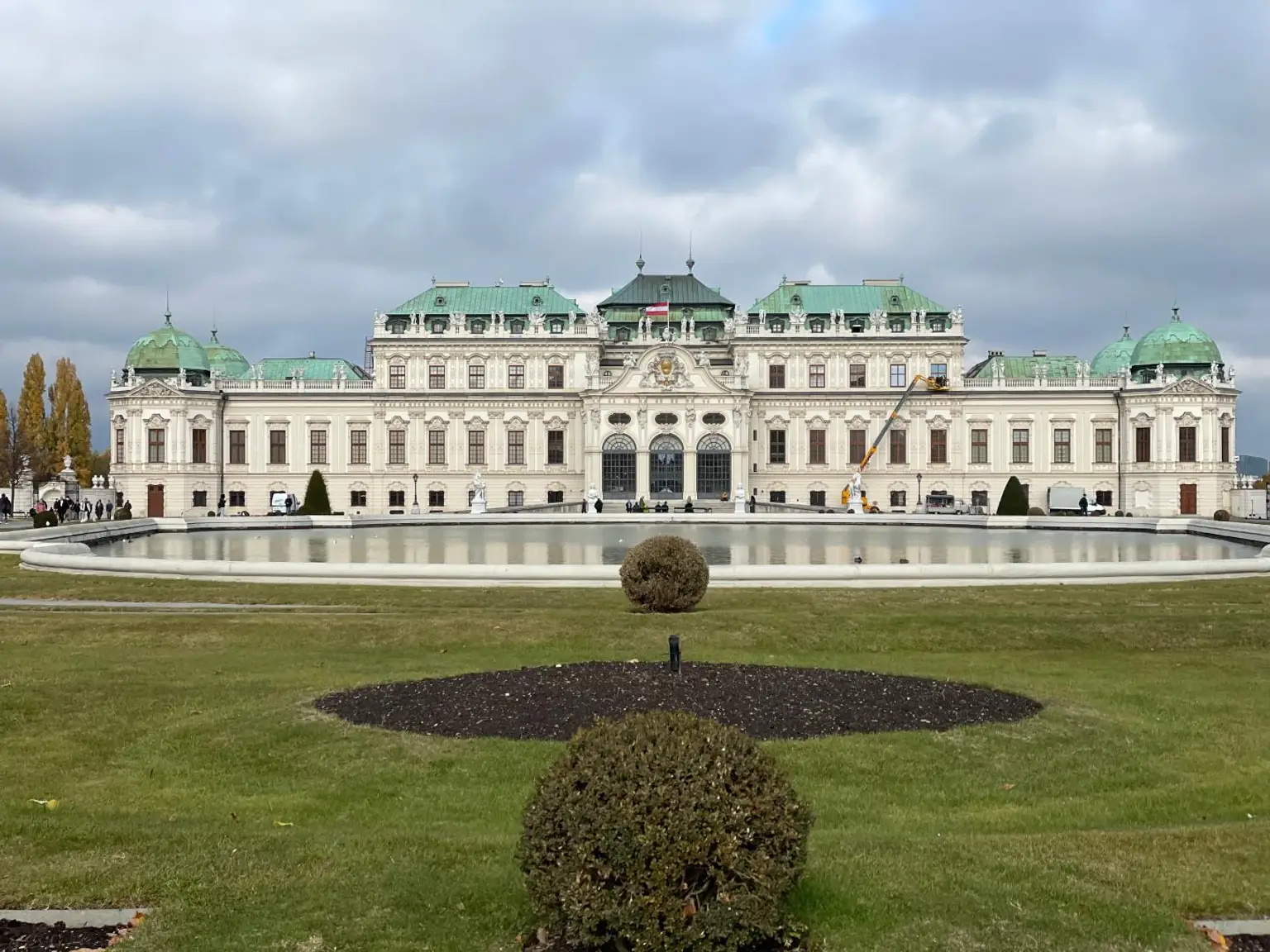 3 Zimmer mit Balkon, komplett neues Bad und WC
