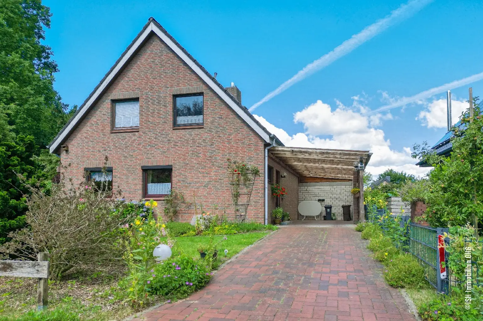Straßenansicht