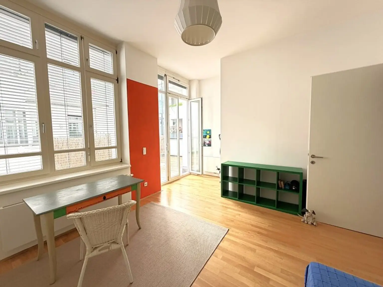 Schlafzimmer 3 mit Blick auf die Terrasse