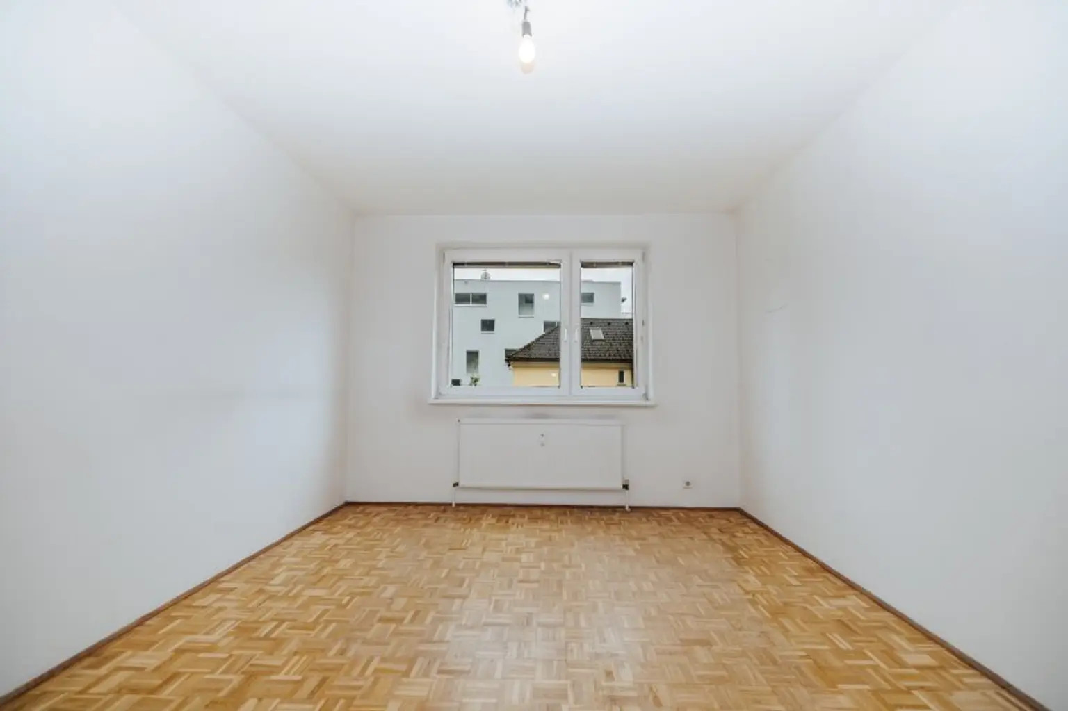 SANIERUNGSOBJEKT MIT POTENZIAL I PROVISIONSFREI I DIREKT AN DER MUR I SÜD-LOGGIA I LIFT I RUHIGE LAGE I PROJEKT WOHNEN