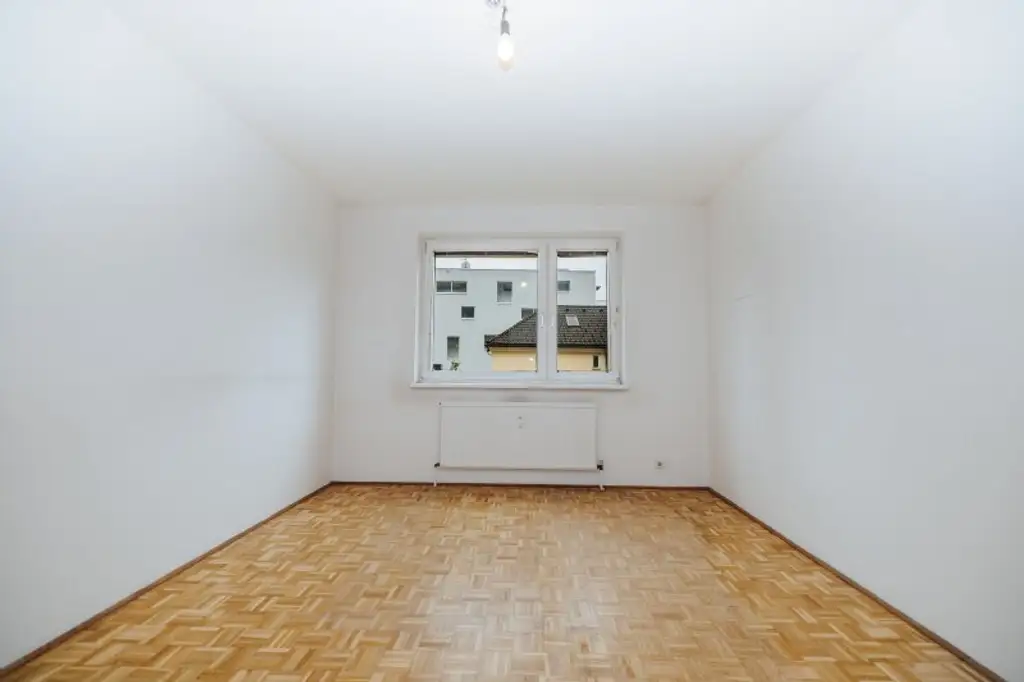 SANIERUNGSOBJEKT MIT POTENZIAL I PROVISIONSFREI I DIREKT AN DER MUR I SÜD-LOGGIA I LIFT I RUHIGE LAGE I PROJEKT WOHNEN
