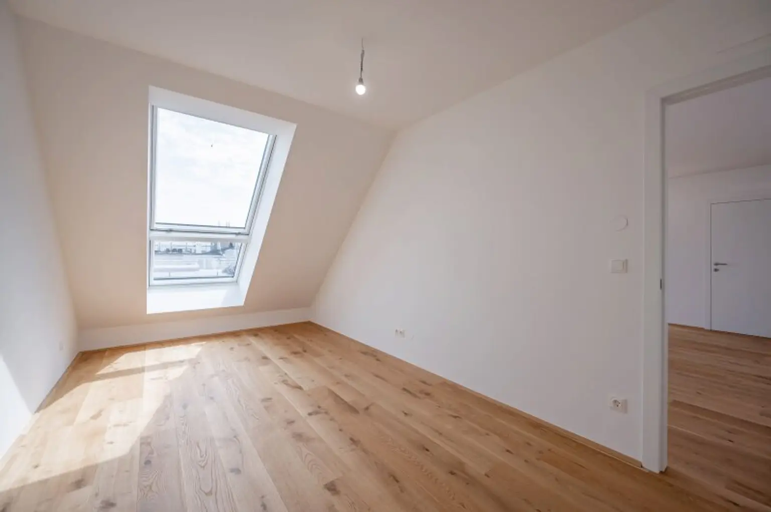 ++FonteFlats++ Außergewöhnlicher 4-Zimmer Dachgeschoss-ERSTBEZUG mit großartiger Dachterrasse