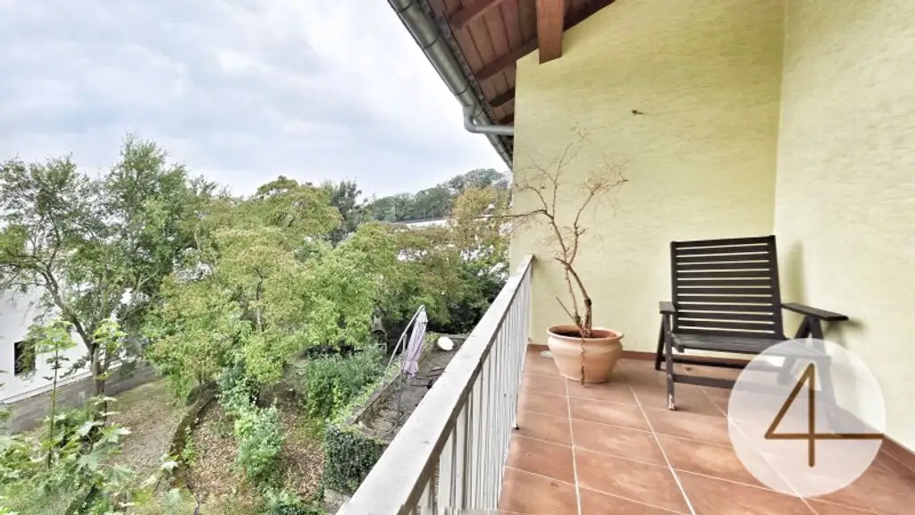 Zweifamilienhaus mit ca. 300 m² Wohnfläche