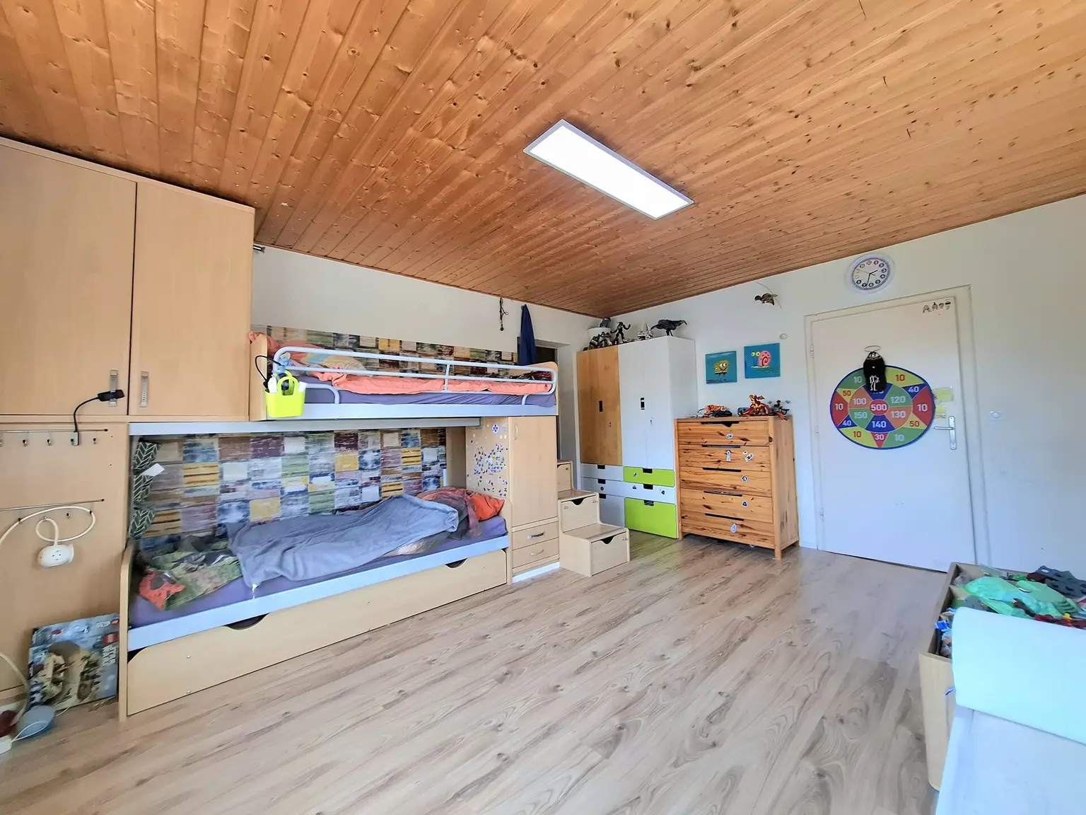 Vielseitig nutzbare Liegenschaft mit ausreichend Platz und herrlichem Blick auf die Hohe Wand