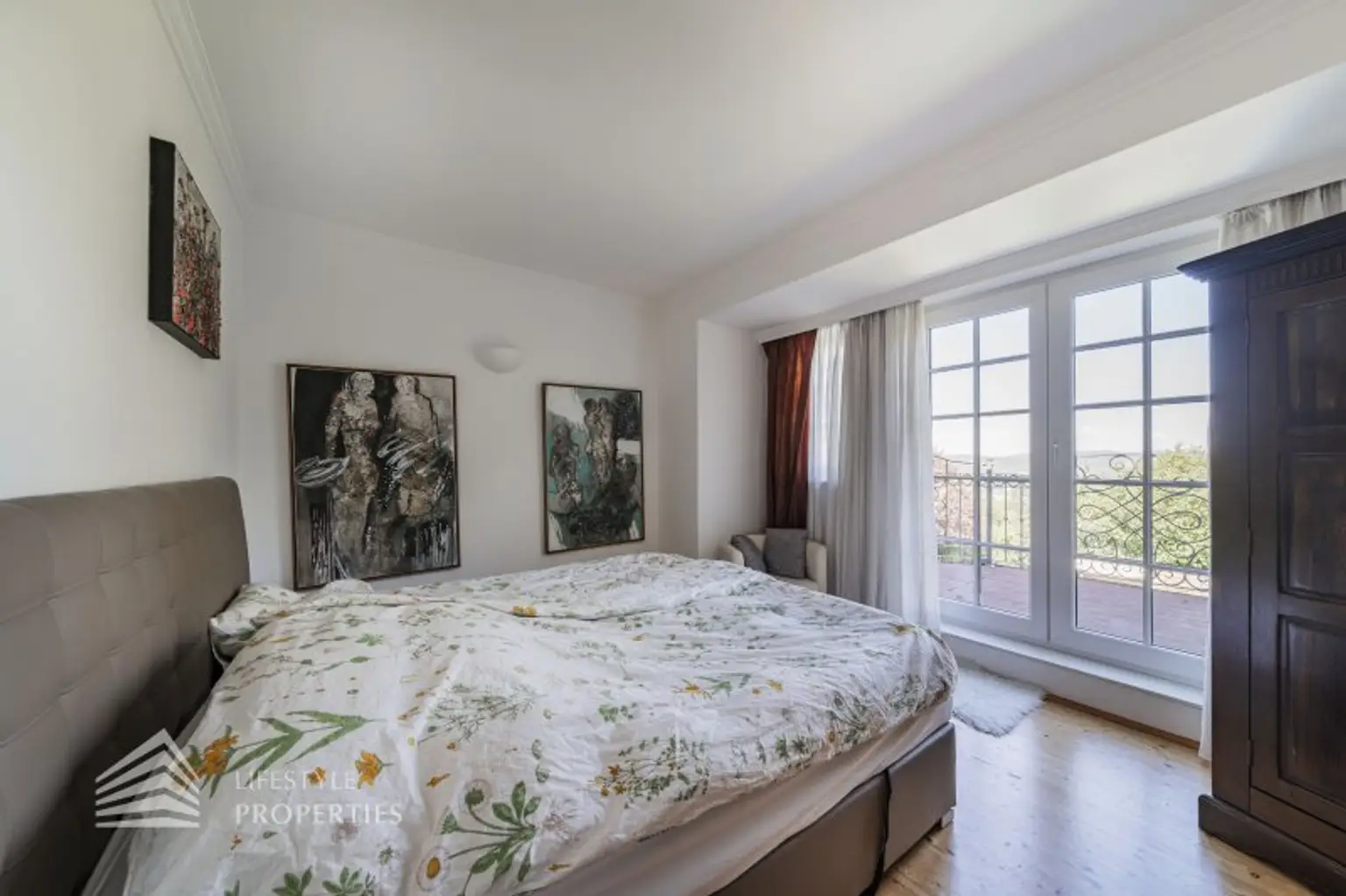 Wunderschöne Villa mit Pool und weitläufigem Grundstück, Nähe Pressbaum
