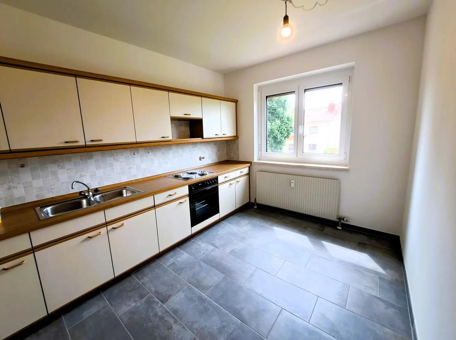 helle 3-Zimmer-Wohnung (68 m²) mit Loggia und Garage - Ortszentrum Aschach a.d.Steyr