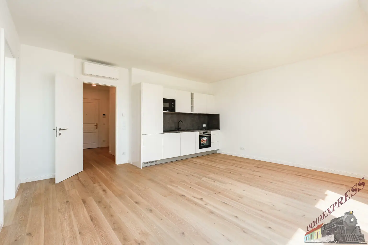 Erstbezug, Dachgeschosswohnung 3-Zimmer, inkl. Küche, Klimaanlage, Erlachplatz 10