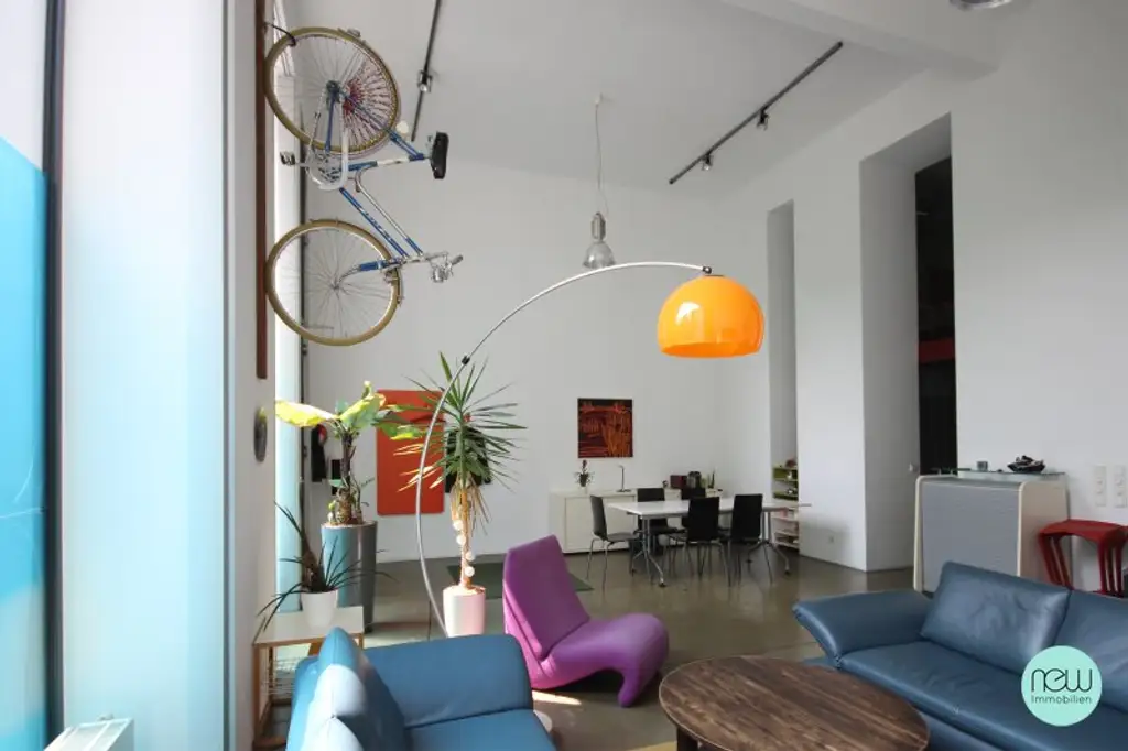 SEHR ATTRAKTIVES ATELIER  / BÜRO-LOFT