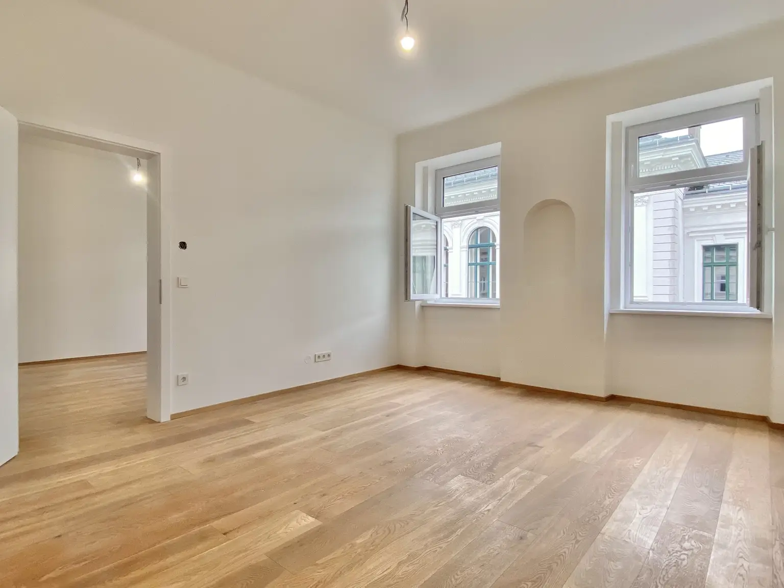 Erstbezug nach Sanierung I U4 gleich ums Eck I Außenfläche I Lufwärmepumpe & Fußbodenheizung