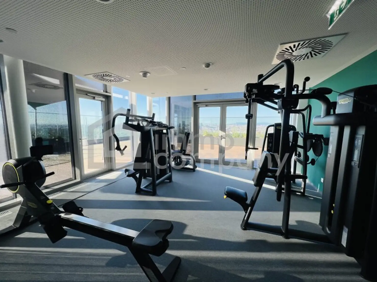 Ideale Wohnung mit Balkon und Stadtblick in einem neuen, mehrstöckigen Premiumgebäude! Pool, Sauna, Gym! 2. Bezirk. U2