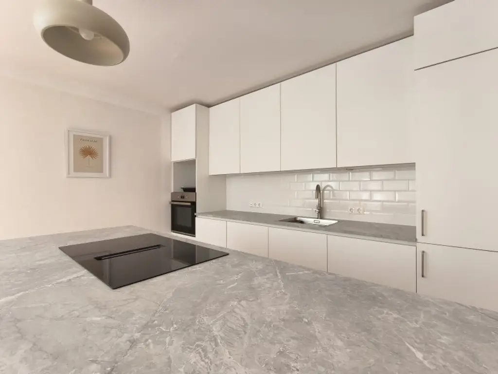 So grün kann Stadt sein! Großzügige 4-Zimmer-Wohnung mit wunderbarem Parkblick in angenehmer Ruhelage