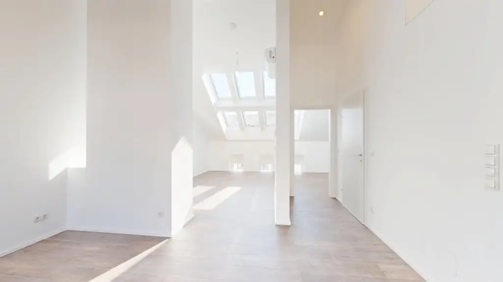 Moderne 2-Zimmer Dachgeschosswohnung | Terrasse | Klimaanlage | Nähe Café Hummel | Erstbezug