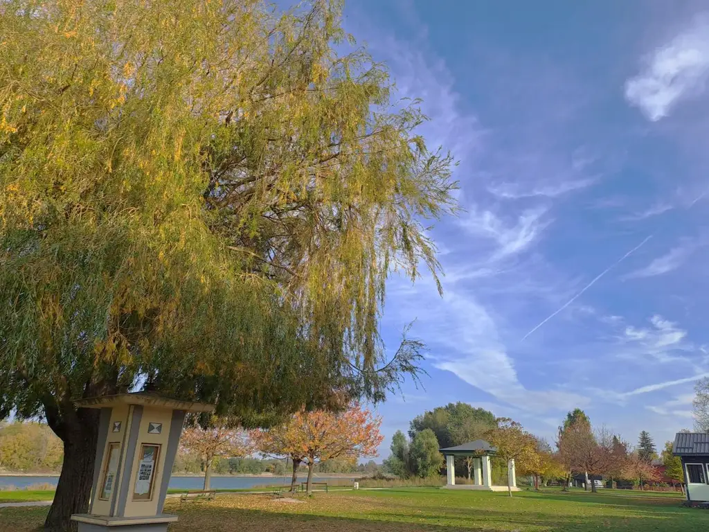 GESCHÄFTSLOKAL MIT VIELEN NUTZUNGSMÖGLICHKEITEN IN ZENTRALER LAGE