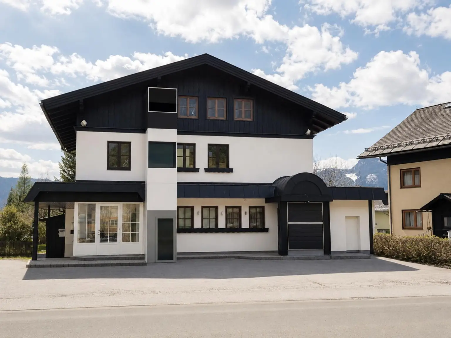 Hauptansicht Gebäude