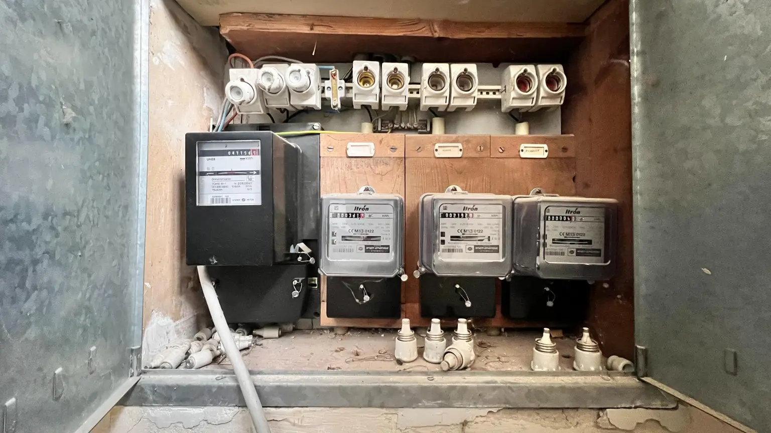 -20000434_1004159911_16344376